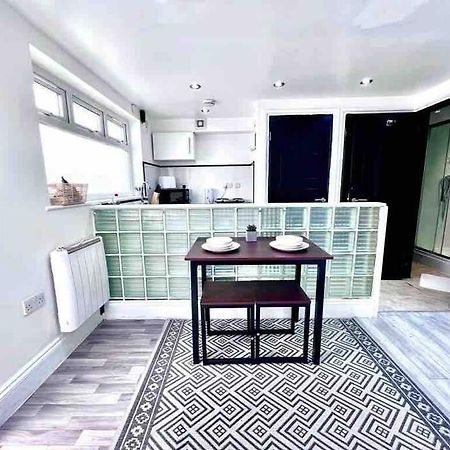 Studio Apartment In Londres Extérieur photo