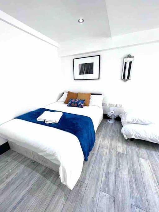 Studio Apartment In Londres Extérieur photo